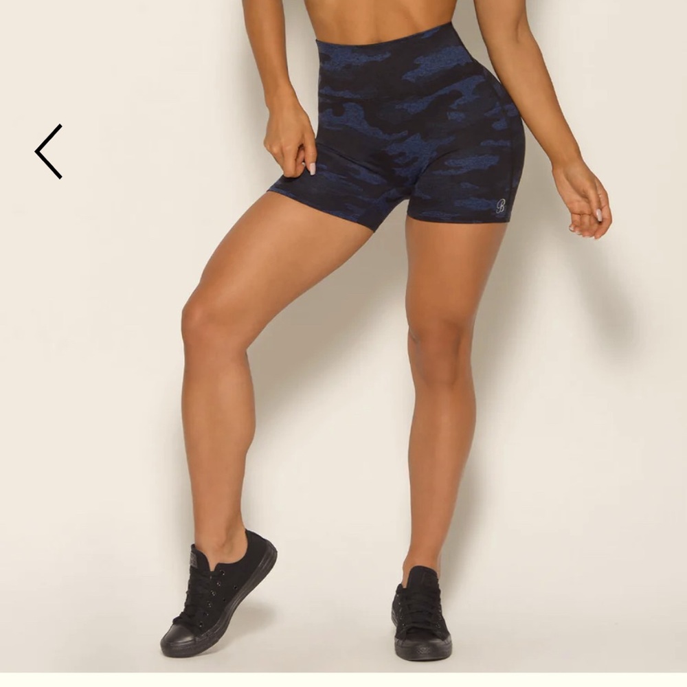 Bombshell fit camo shorts in blue/black